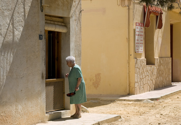 Tabarca is a place where people borrow stuff from neighbours