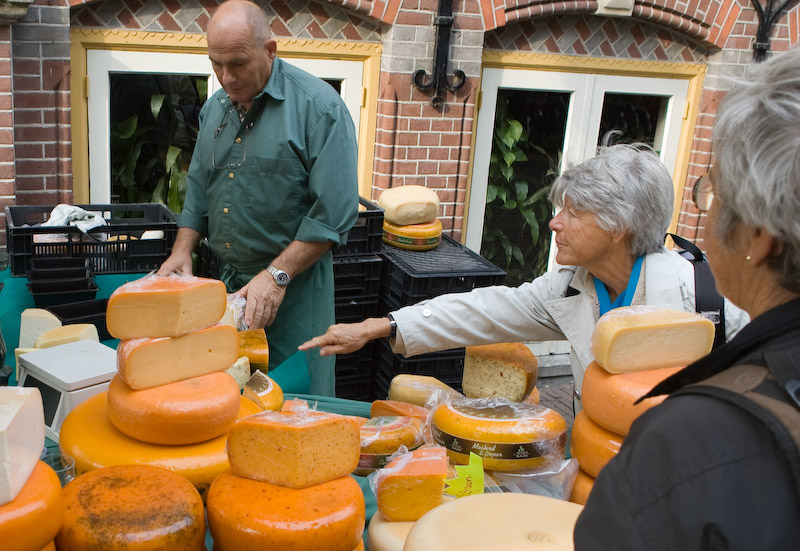Around the cheese market, individual booths sell smaller quantities